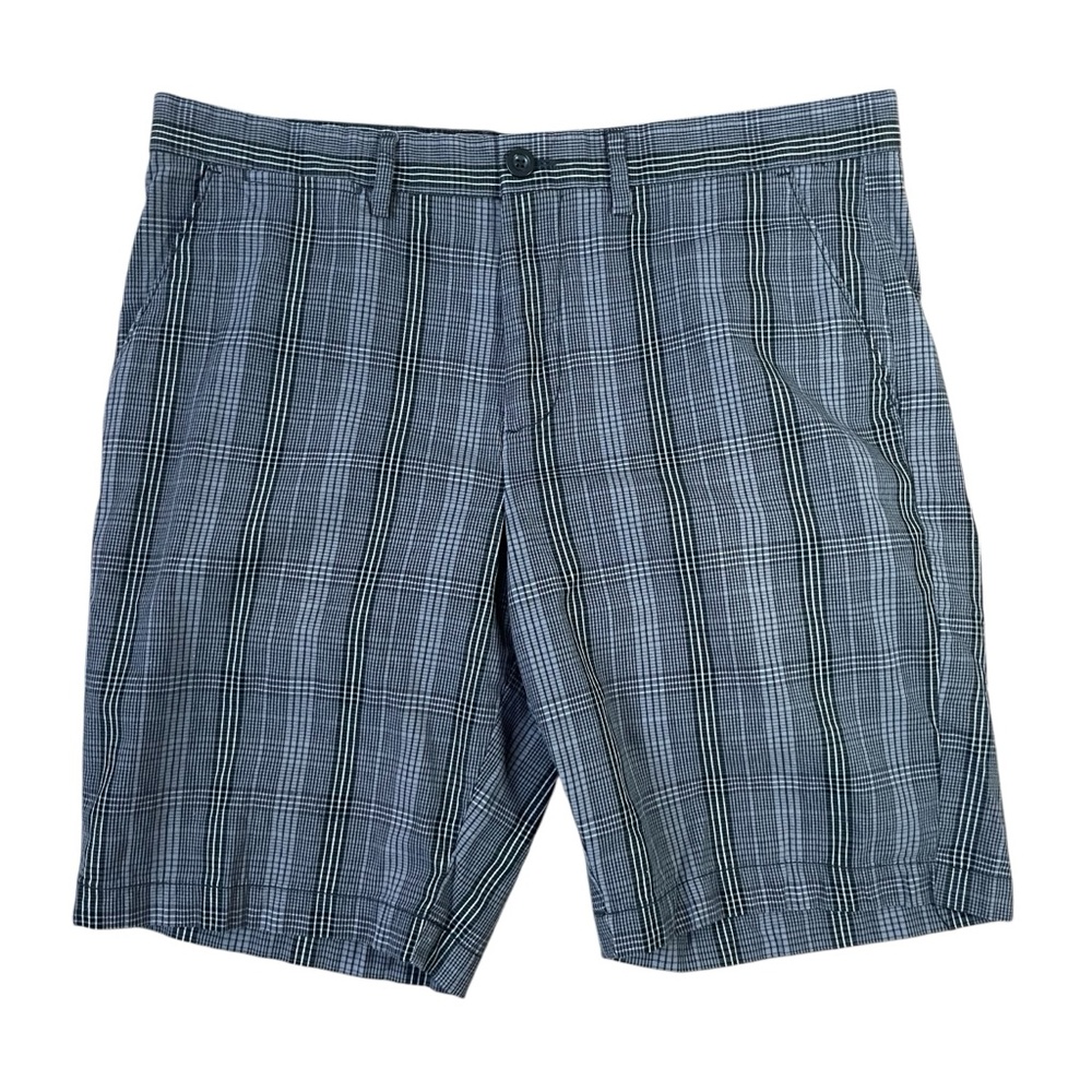 Apt. 9 Walking Shorts Gray/Black Plaid Sz. 36 Botton back pockets.